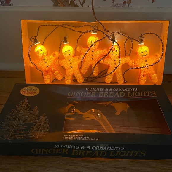 Gingerbread theme complete tree decor including tree skirt 🎄 - Picture 6 of 10